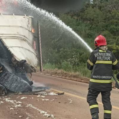 Corpo de Bombeiros combate incêndio em carreta - Notícias - Mato Grosso digital