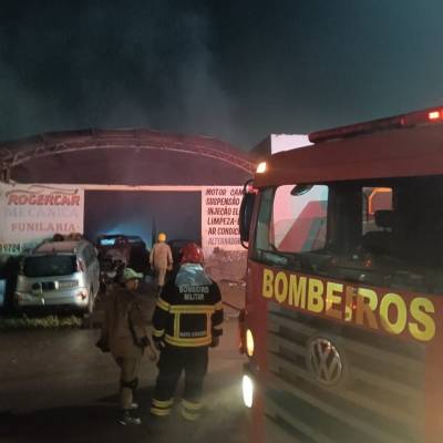 Corpo de Bombeiros combate incêndio em oficina mecânica - Notícias - Mato Grosso digital