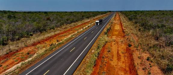 Governo vai asfaltar rodovia em Campo Novo e recuperar ruas de Diamantino