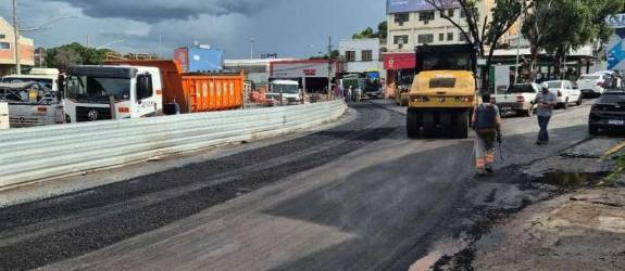 Obras do BRT seguem com execução de nova camada de asfalto na Prainha