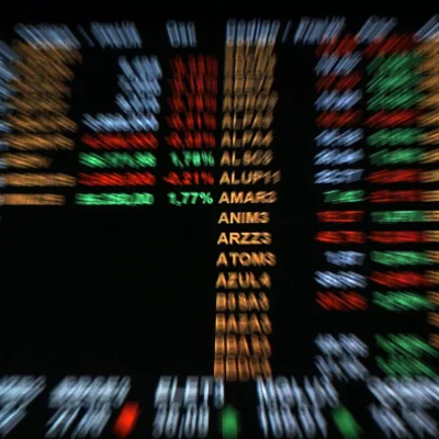Bolsa fecha com alta histórica e dólar cai após Flávio liderar pesquisas - Notícias - Mato Grosso digital