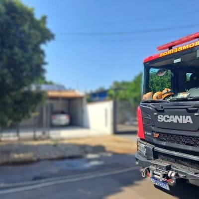 Bombeiros agem rápido e impedem que incêndio se espalhe por residência - Notícias - Mato Grosso digital