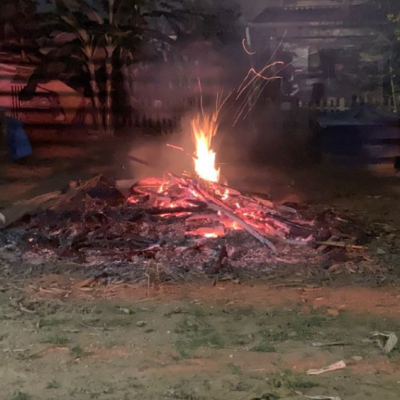 Bombeiros controlam incêndio em entulho no bairro Vale do Sol - Notícias - Mato Grosso digital