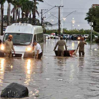 Corpo de Bombeiros atende a 40 ocorrências após temporal em Cuiabá - Notícias - Mato Grosso digital