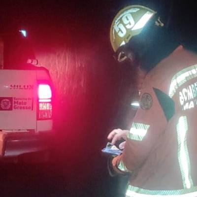 Corpo de Bombeiros combate incêndio em veículo às margens da MT-010 - Notícias - Mato Grosso digital