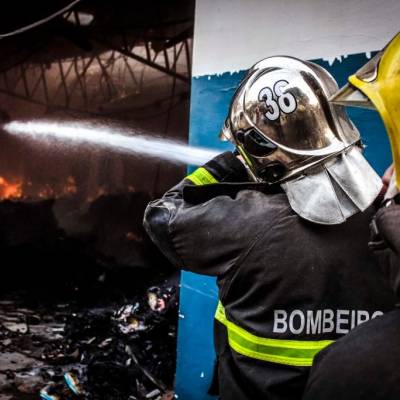 Corpo de Bombeiros impede que incêndio destrua loja em Cuiabá - Notícias - Mato Grosso digital