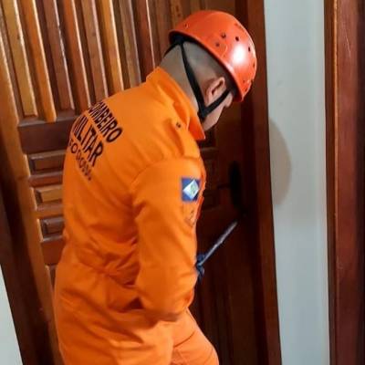 Corpo de Bombeiros resgata criança trancada em quarto de residência - Notícias - Mato Grosso digital