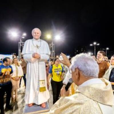 Cuiabá inaugura escultura de São João Paulo II nos 35 anos da visita do Papa - Notícias - Mato Grosso digital