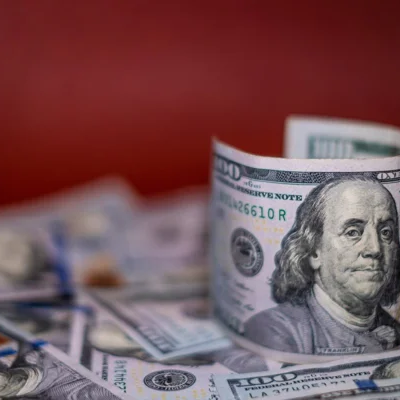 Dólar dispara com petróleo, juros nos EUA e eleições no Brasil. Bolsa cai - Notícias - Mato Grosso digital