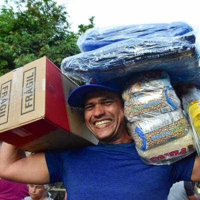 Governo de MT entrega cestas de alimentos e brinquedos a famílias de Sinop - Notícias - Mato Grosso digital