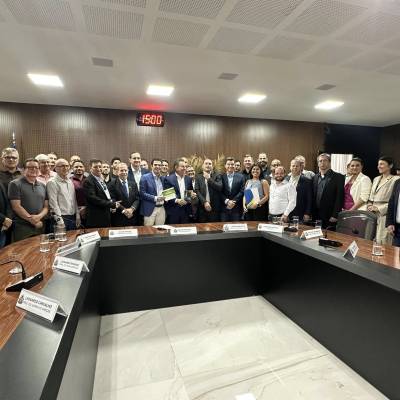 Lideranças da FCDL-MT e CDLs do estado se reúnem com governador Mauro Mendes - Notícias - Mato Grosso digital