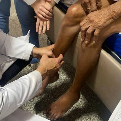 Médicos especializandos da Escola de Saúde Pública atendem idosos em abrigo - Notícias - Mato Grosso digital