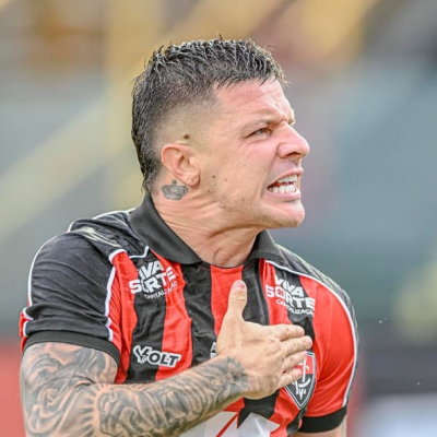 Renato Kayzer celebra marca histórica na carreira e projeta ano do Vitória - Notícias - Mato Grosso digital