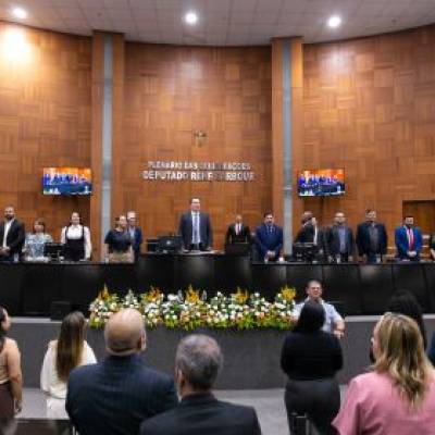 ALMT homenageia servidores do legislativo em sessão especial - Notícias - Mato Grosso digital