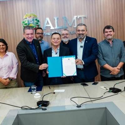 Botelho promulga lei que beneficia corretores de imóveis em negócios que envolvam programas habitacionais de MT - Notícias - Mato Grosso digital