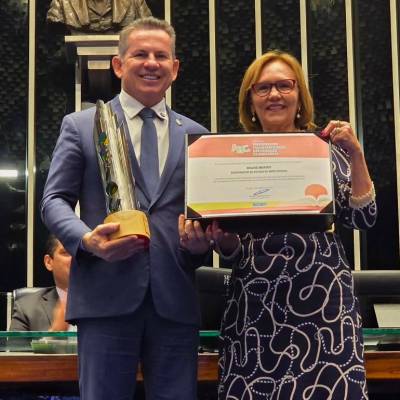 Governador recebe Comenda do Senado por avanço na alfabetização infantil em MT - Notícias - Mato Grosso digital